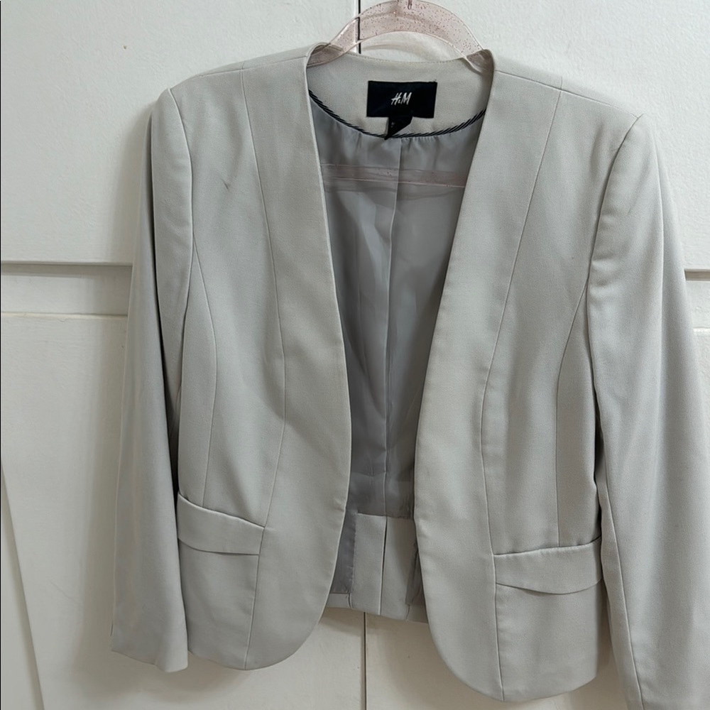 Gray H&M blazer in size 12